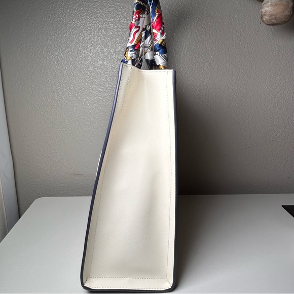 Novara Tote Bag by Zanae – Navy Genuine Leather Tote - Picture 3 of 15